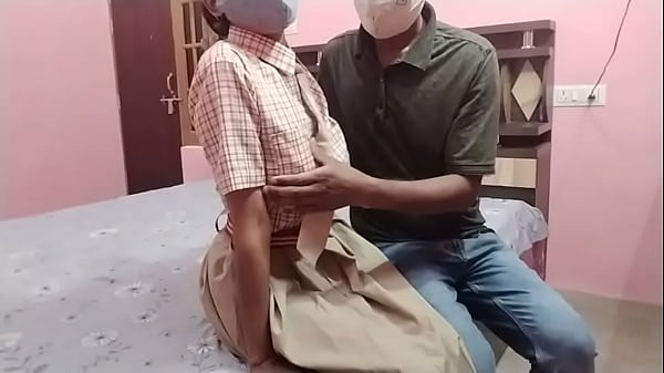 Gadis Sekolah India Panas Bercinta di Luar Ruangan dengan Audio Hindi