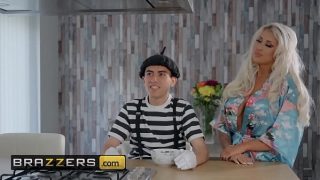 Gadis Muda dan Ibu-ibu Haus Dihajar Gagah Perkasa – Brooklyn Blue dan Jordi El Polla – Brazzers
