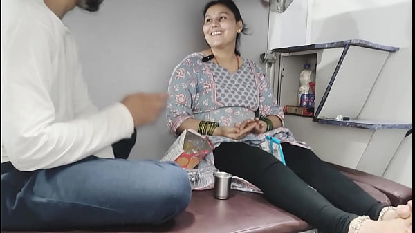 Ibu Mertua Tante Goyang di Kereta dari Kashmir ke Kanyakumari