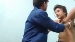 Gadis Desa Desi Telanjang Digoyang di Ranjang