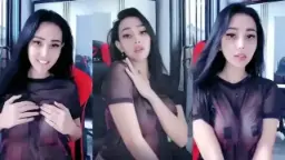 Kak Chikita Meremas Payudaranya yang Montok