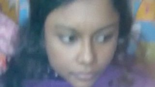 Pria kampus India bertangkas kecil menggoyang istri orang