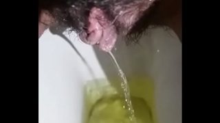 Desi gadis liar semburkan pancuran panas