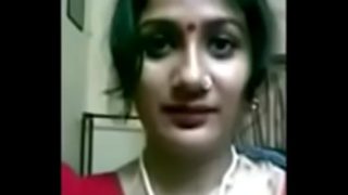 Desi bengali ibu rumah tangga montok dengan payudara besar