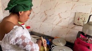 Ibu Tiri Afrika dan Anak Tirinya yang Tersesat dalam Nafsu