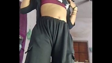Cowgirl Gila, Suami Indian Bhabhis Banting Tulang di Kamar dengan Suara Hindi Menggoda