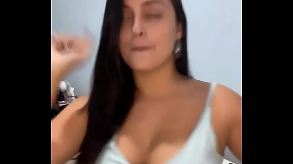 Gadis India Seksi Menggoda di Live Streaming