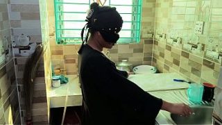 Adik Tiri Berhijab Desi Digituin di Dapur