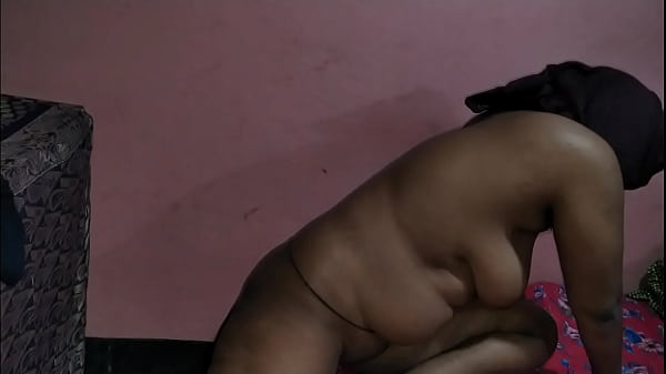 Putri tiri tak sengaja lihat ‘senjata’ teman ayah dan langsung panas