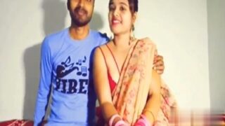 Suami baru nikah ngentot istri seksi dalam video MMS desi