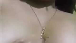 Video bugil cewek Tamil Desi di kamar mandi