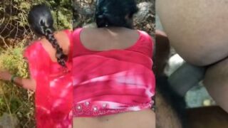 Video panas Desi, wanita desa ngentot di alam terbuka – Bagian 1
