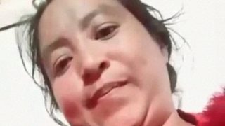 Video panas gadis desi pamer memeknya yang menggairahkan