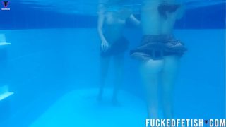 Yessica Bunny dan Helen bintang panas, duet menggairahkan di kolam, bikin makin horny.