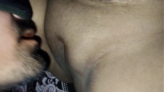 PASANGAN INDIA BERAKSI DI BALIK PINTU TERTUTUP