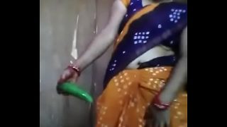 Tante Desi main timun sampai puas