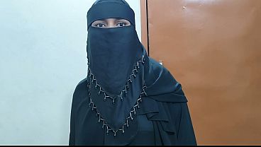 Video rumah: Istri cantik berhijab si master India digaruki habis-habisan.