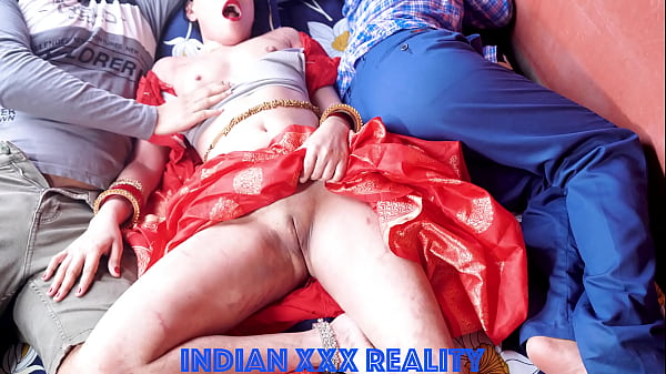 XXX Ibu tiri India dan anak tiri laki-laki dalam bahasa Hindi, panas dan penuh nafsu