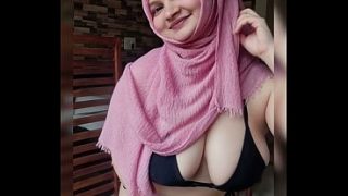 Goyangan Pantat Hijabers yang Menggoda