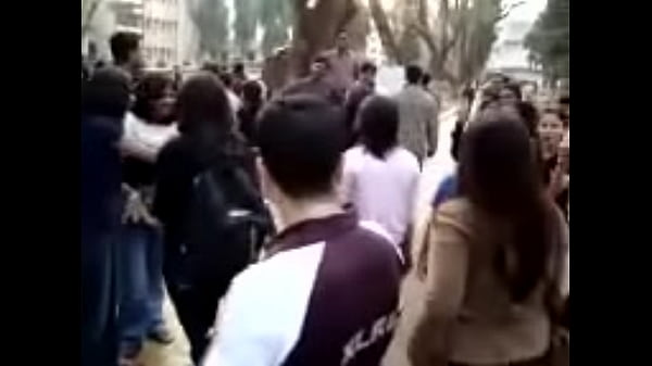 Gadis-gadis kampus India yang menggoda