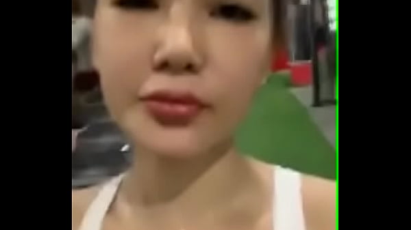Cô trang live 2, bikin makin panas, goyangannya bikin ngilu.