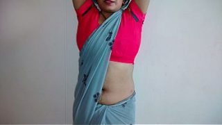 Bekas pacar main-main sama Priya di rumah mertua, di depan ibu mertua yang lagi nonton xnxx.