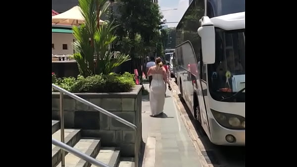 Pantat Besar Tionghoa yang Menggoda