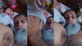 Bajingan tua ngewein istri anaknya sendiri di desa Bangladesh