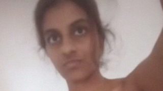 Memek basah cewek Tamil Sri Lanka colmek di kamar