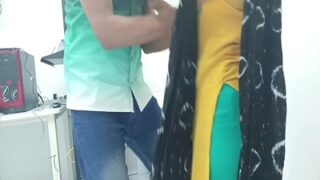 Video seks di kantor antara pria dan bhabhi jalangnya
