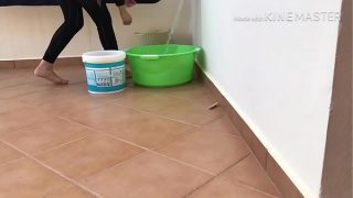 Hijab, pantat, kaki—siap digoyang basah.