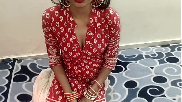 Desi gaaon ki bhabhi ne parlour wale officer ko rishwat na dene par apni gaand marwa di, XXX HD Hindi audio mein.