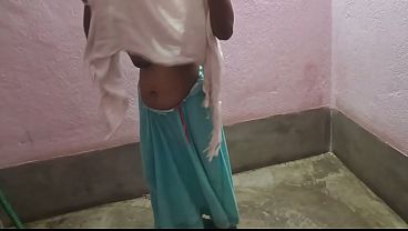 Desi cewek super seksi baru jilat batang besar