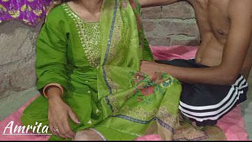 Ngentot panas antara kakak ipar dan adik ipar desi India yang bikin makin greget