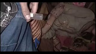 Bini orang desa India digebukin sama selingkuhan.