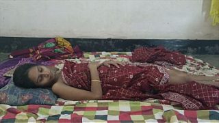 Desi Bhabhi digebrek tetangga sampe meringis
