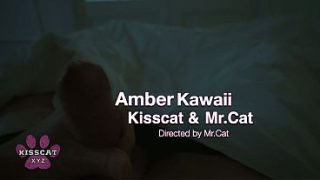 Ibu tiri lihat bapak tiri crot di dalam anak tiri Amber Kawaii, lalu ngewe sengit di ranjang bareng.