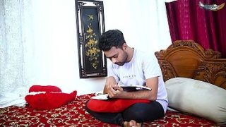 Ibu Tiri Montok Besar Nge-Seks Keras Sama Anak Tiri Saat Sendirian di Rumah Film Panjang (Audio Hindi)