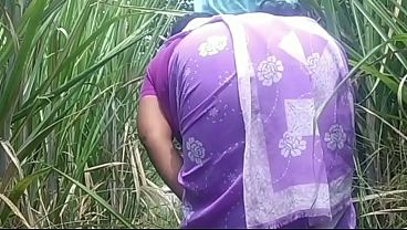 Desa India, pasangan ngentot di luar rumah, panas dan basah kuyup.