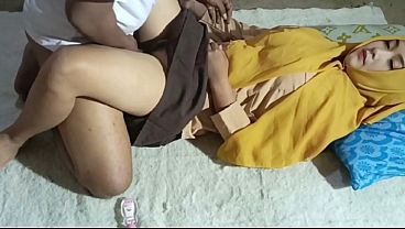 Yang penting jangan ngecrot di dalem, biar gak basah-basah.