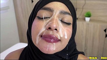 Ngentotin Hijaber ABG Sampai Crott Di Muka