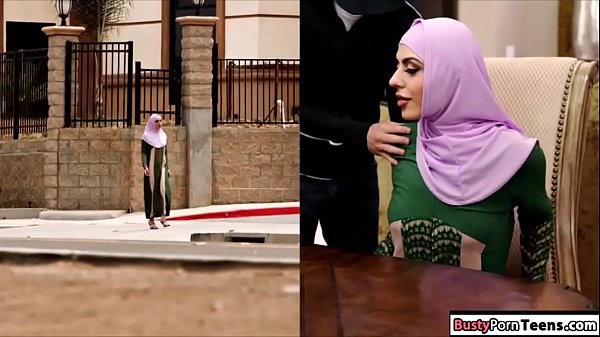 Gadis Arab ngentot kontol dan digenjot