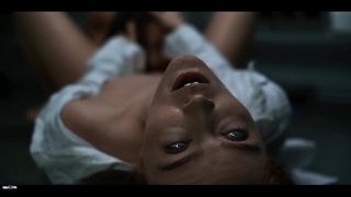 Otak dikendalikan parasit alien, cewek-cewek seksi jadi korban nafsu bejat.