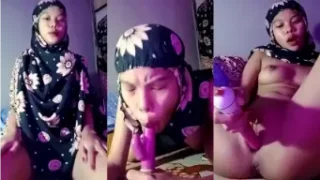 Anggi si hijab nakal colmek seru di kamar sendirian.