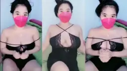 Babyuh mangga montok goyang panas di live show bikin ngilu