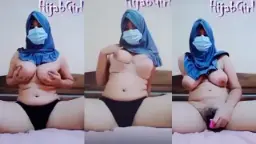 Hijab diremas, toket gede makin menggoda.