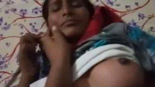 Istri India bugil dan digenjot di video MMS