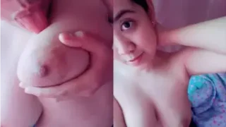 Nadia Nazami goyang ebot, toket montok bikin nafsu naik.