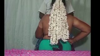 Desi istri Tamil panas ngentot di rumah