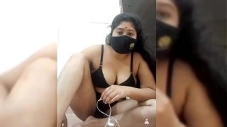 Desi cewek colmek live di depan kamera